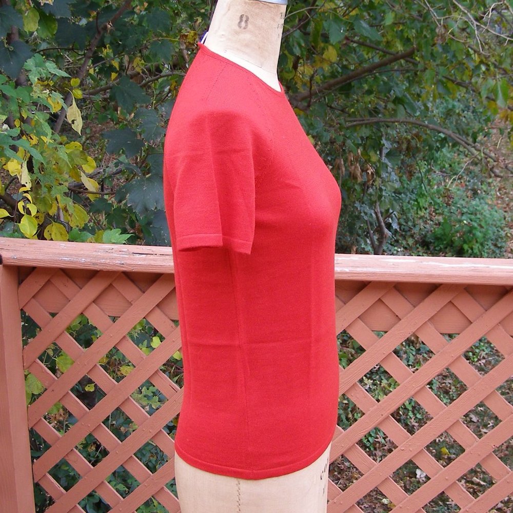 NEW (vintage) Valentino Red Knit Short Sleeve Top - Picture 3 of 12